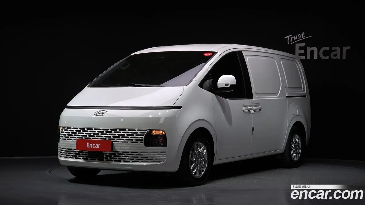 Hyundai Staria — фото 1