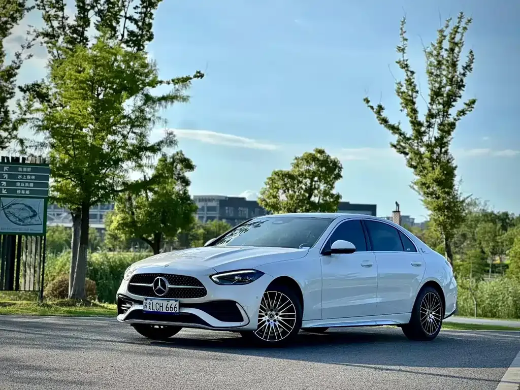 Mercedes-Benz C-Class — фото 1
