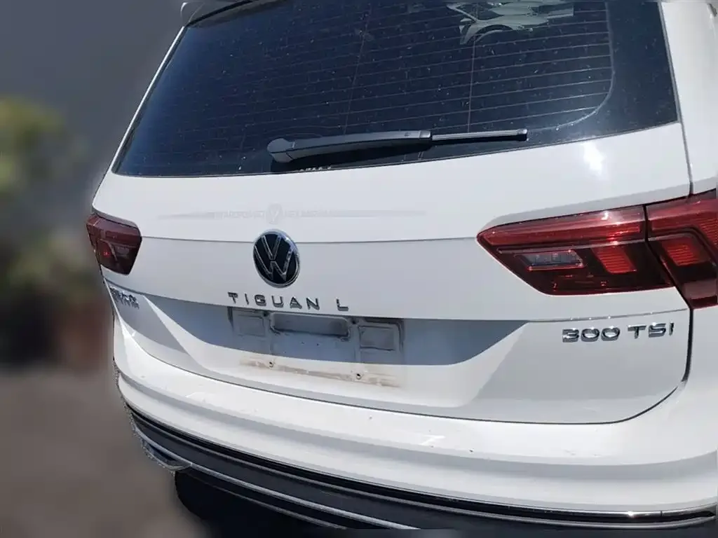 Volkswagen Tiguan L — фото 9