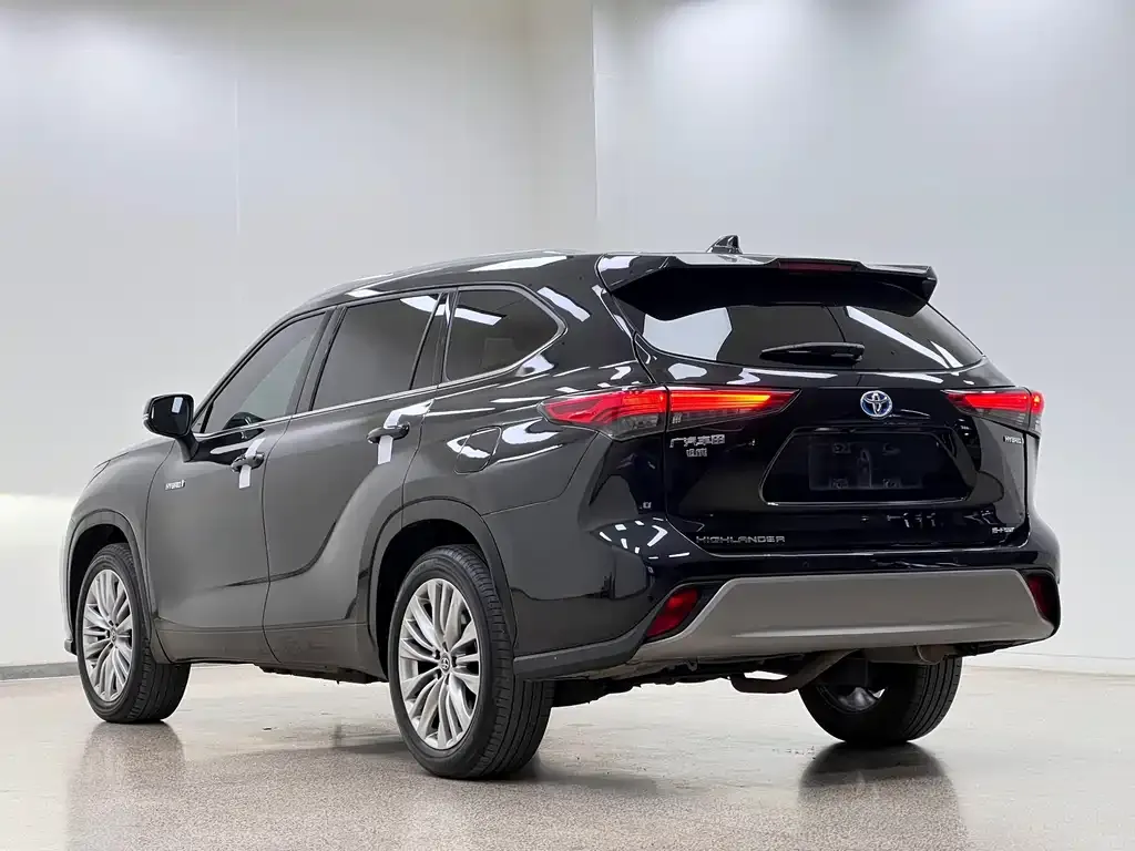 Toyota Highlander — фото 10