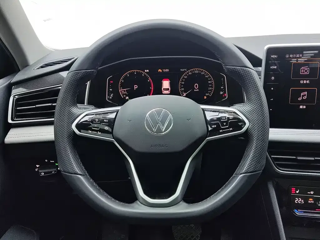 Volkswagen Tiguan L — фото 6