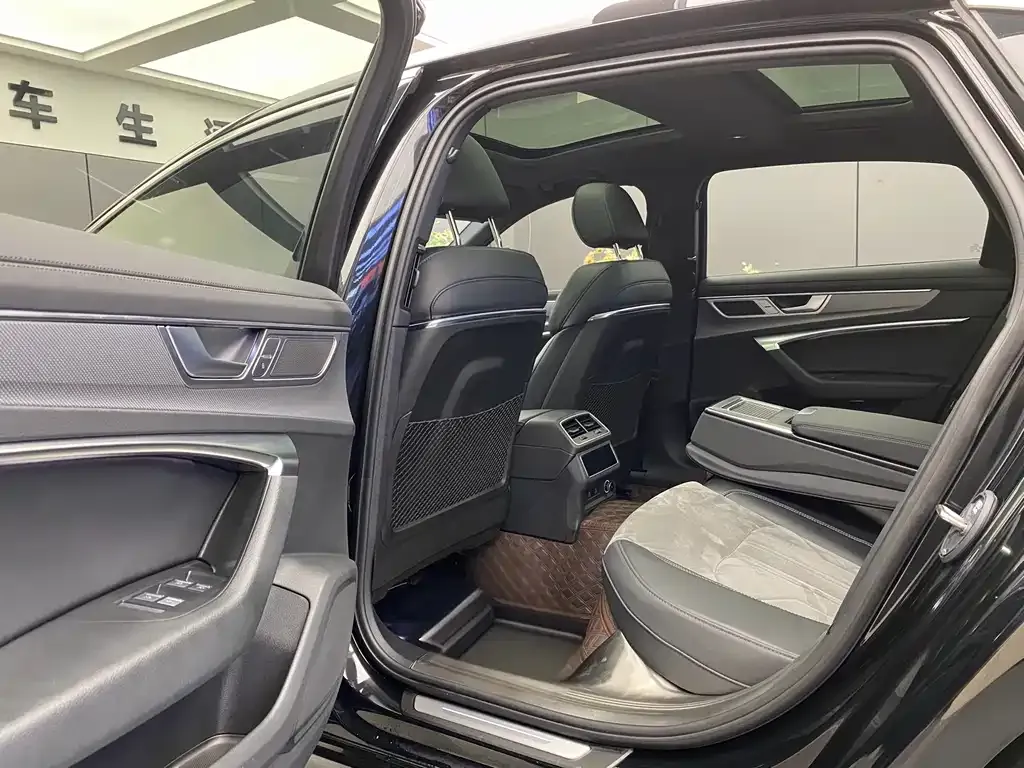 Audi A6L 2024 из CN, фото 10