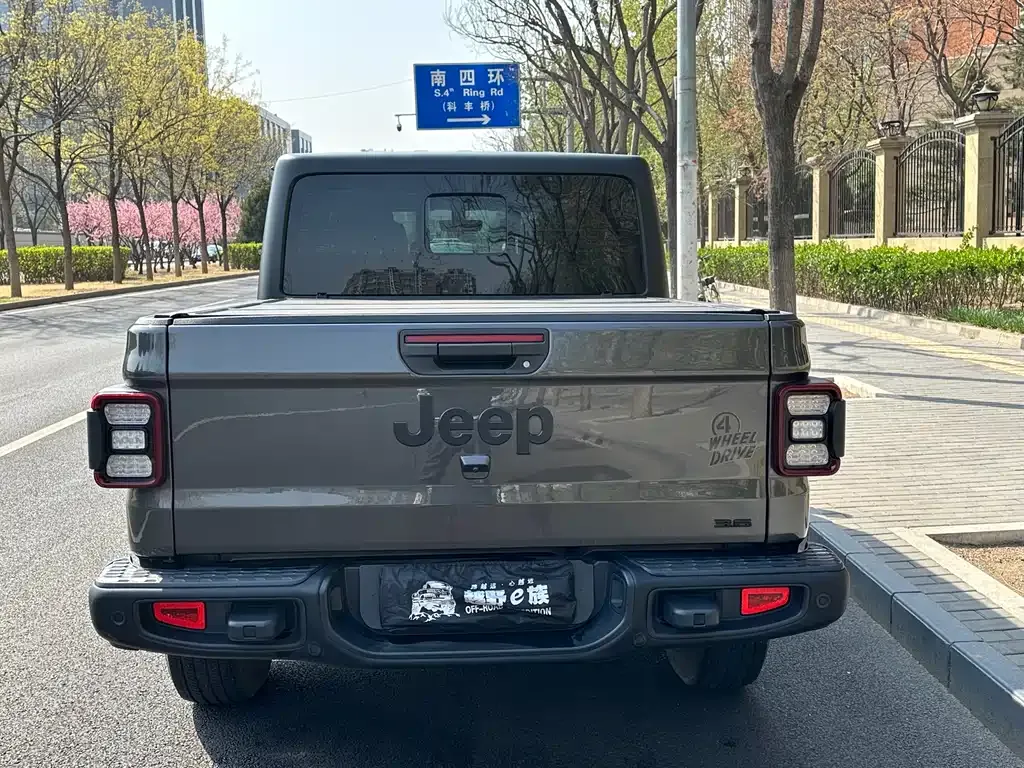 Jeep Gladiator 2024 из CN, фото 4