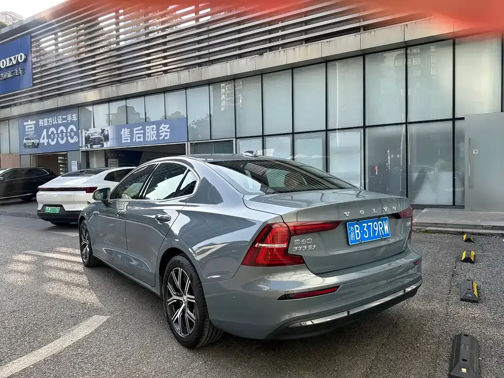 Volvo S60 2024 из CN, фото 10