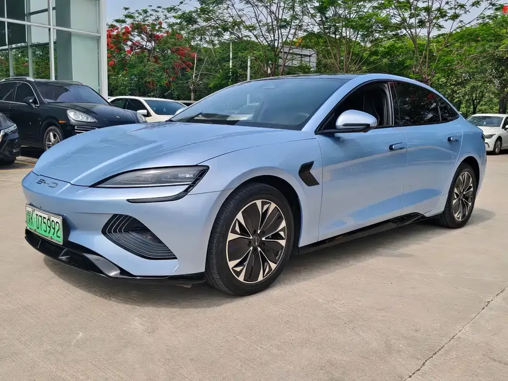 BYD Seal — фото 1