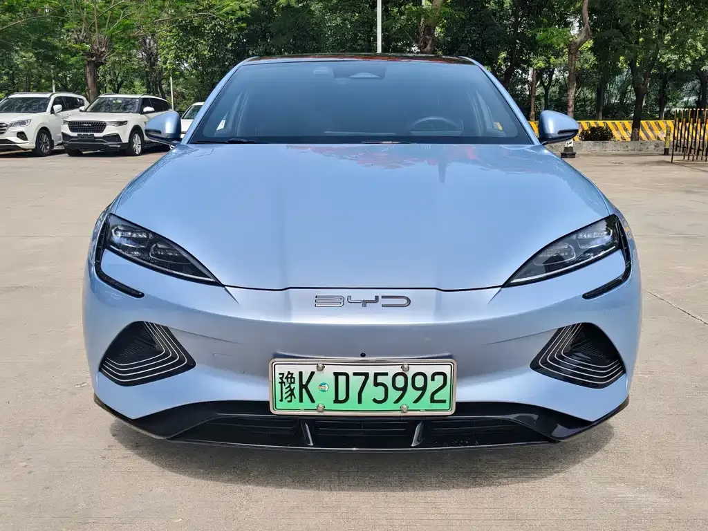 BYD Seal — фото 10