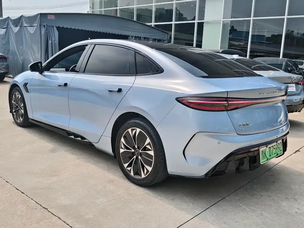 BYD Seal — фото 8
