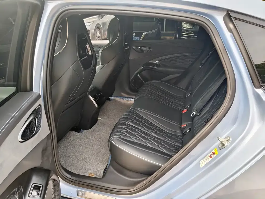BYD Seal — фото 7