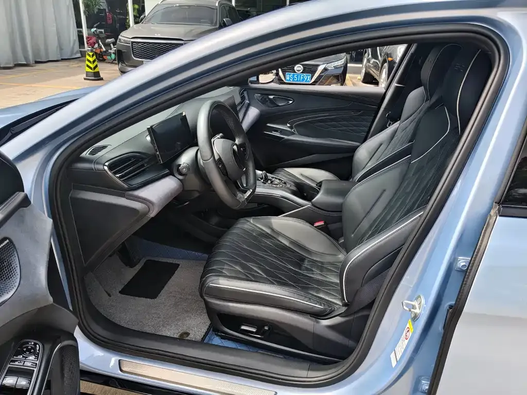 BYD Seal — фото 6