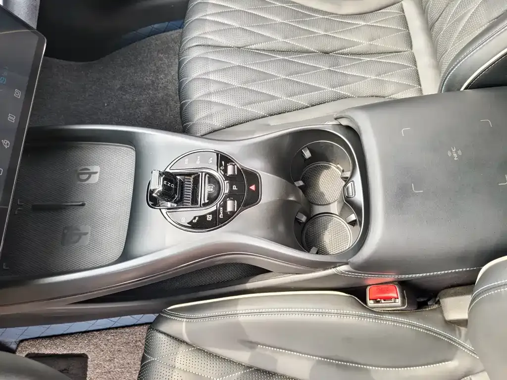 BYD Seal — фото 4