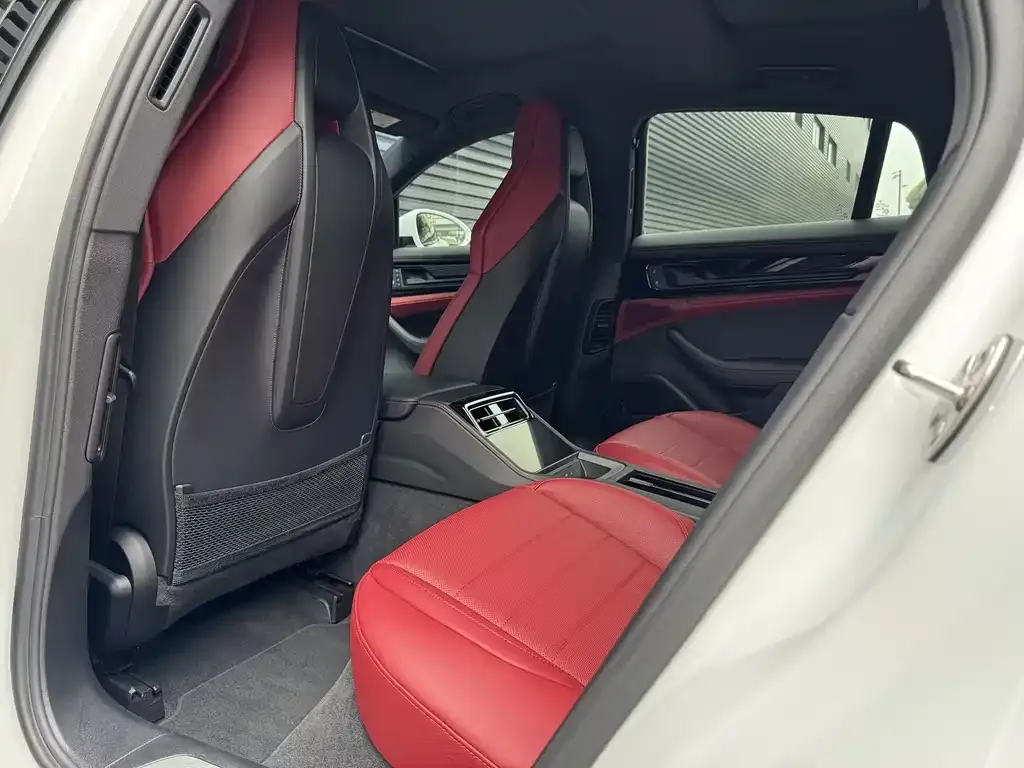 Porsche Panamera 2025 из CN, фото 10