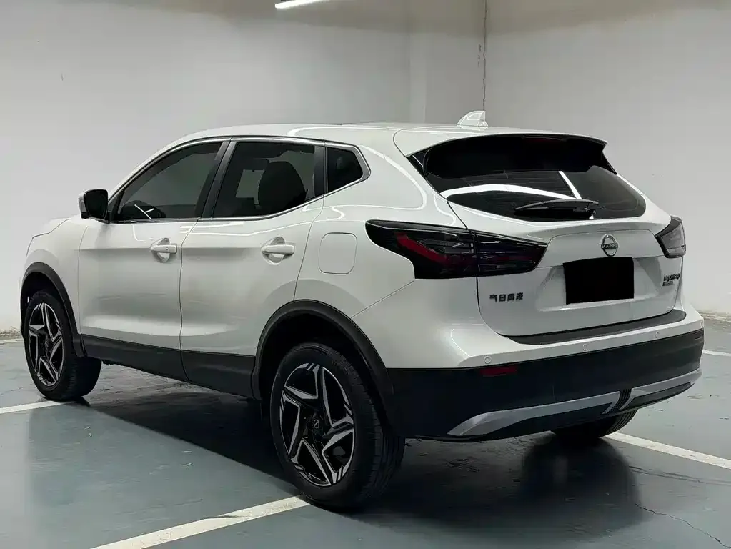 Nissan Qashqai — фото 10