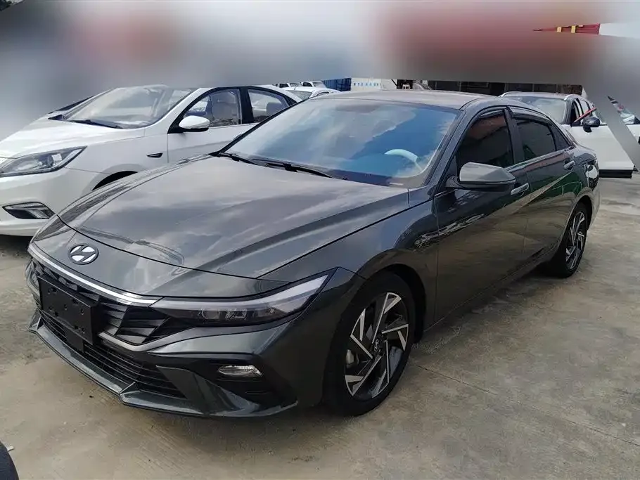 Hyundai Elantra 2023 из CN, фото 1