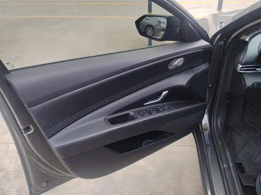 Hyundai Elantra 2023 из CN, фото 7