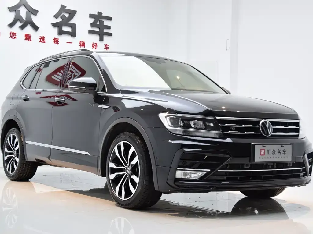 Volkswagen Tiguan L — фото 8