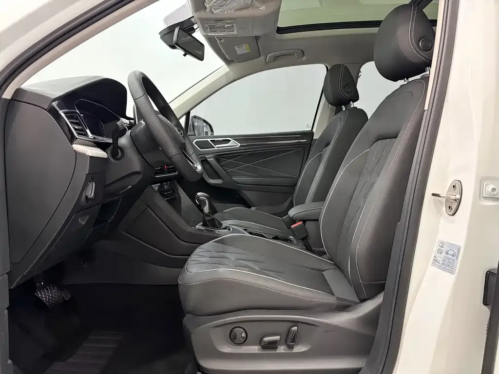 Volkswagen Tiguan L 2022 из CN, фото 7