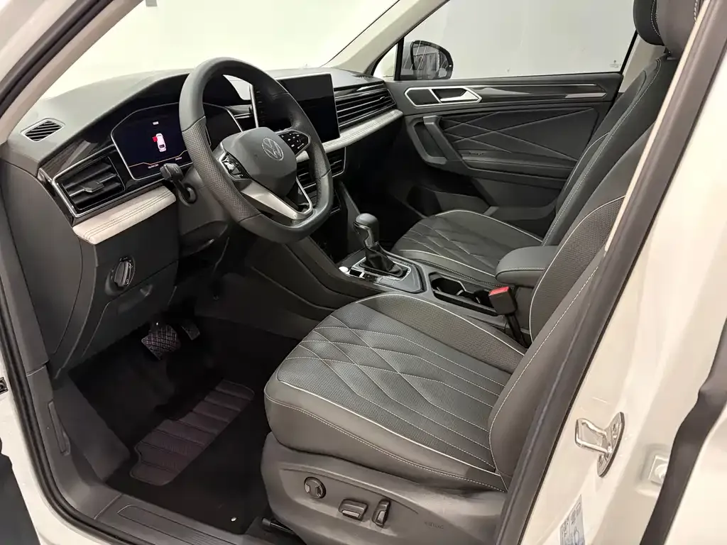 Volkswagen Tiguan L 2022 из CN, фото 6