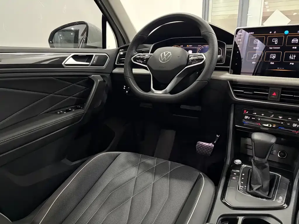 Volkswagen Tiguan L 2022 из CN, фото 9