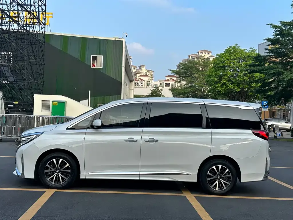 GAC Motor Trumpchi M8 — фото 10