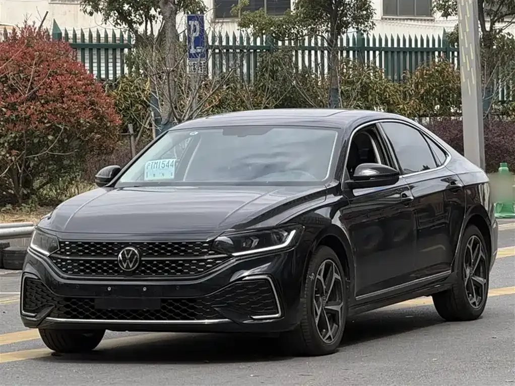 Volkswagen Passat 2025 из CN, фото 1