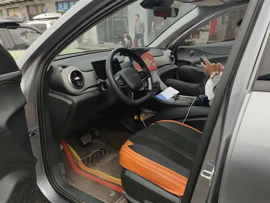 BYD Seal 05 DM-i — фото 10