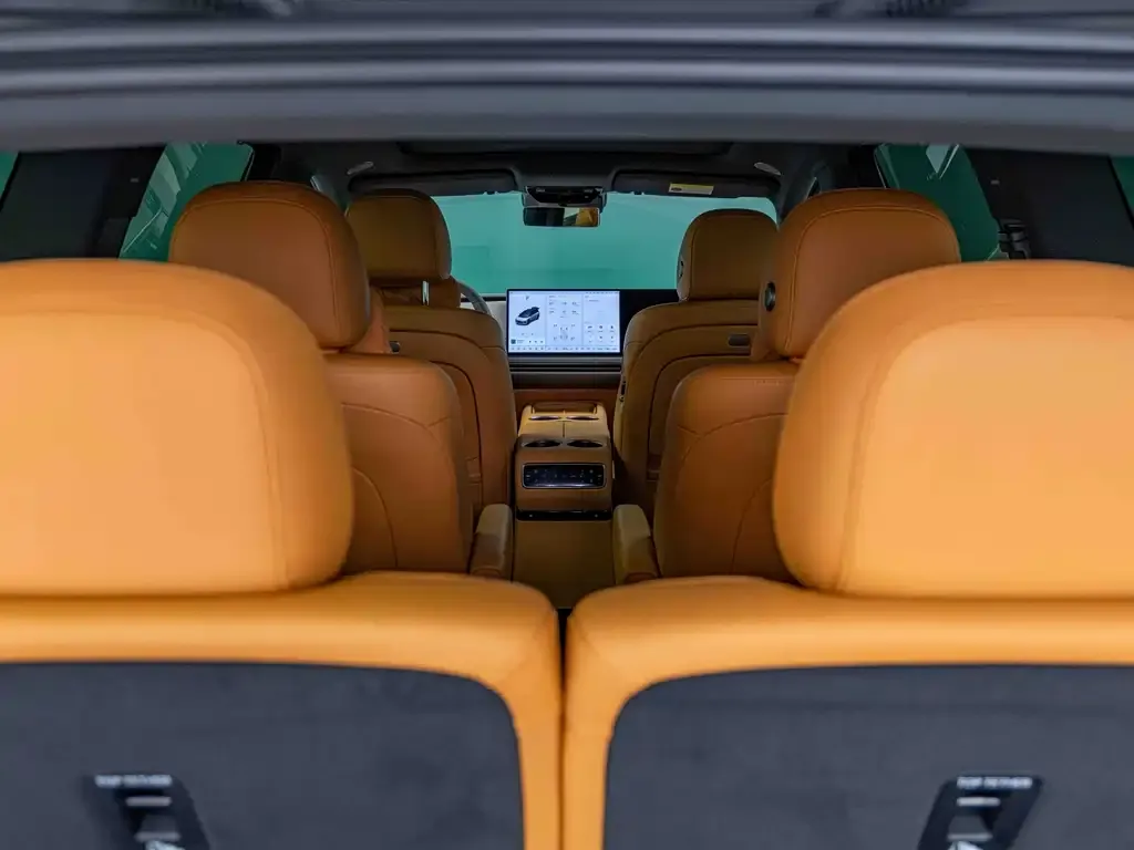 Li Auto i8 — фото 3
