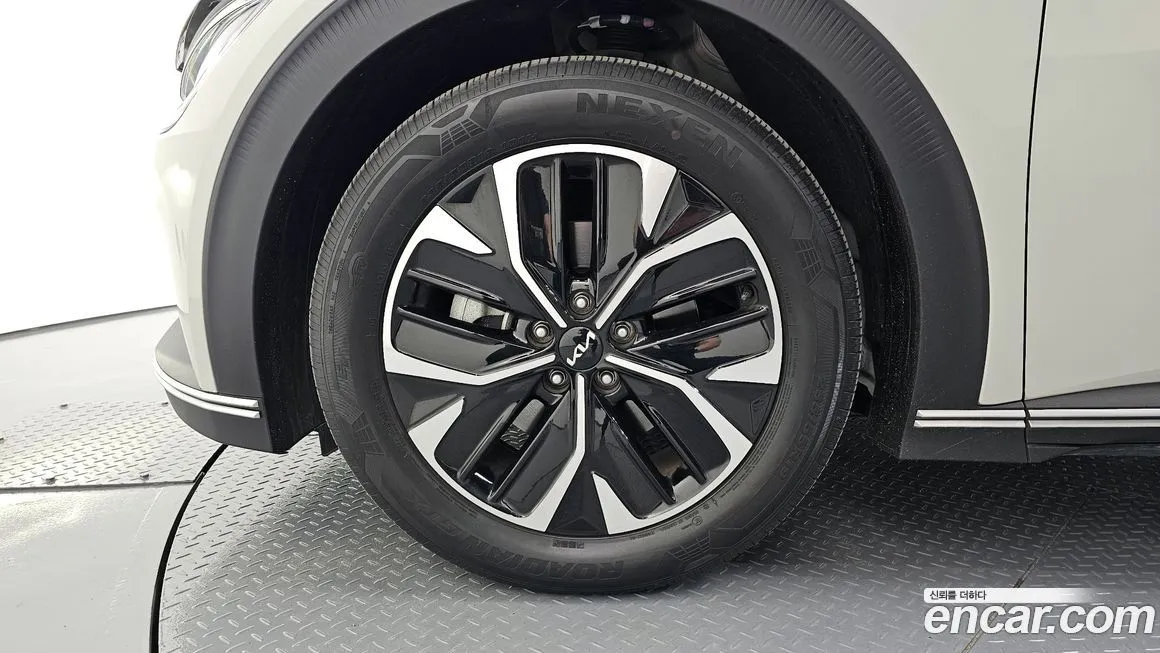 Kia EV6 — фото 6