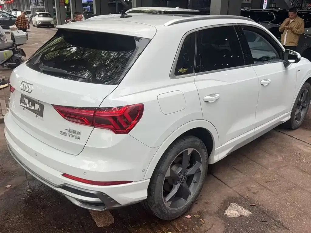 Audi Q3 — фото 7