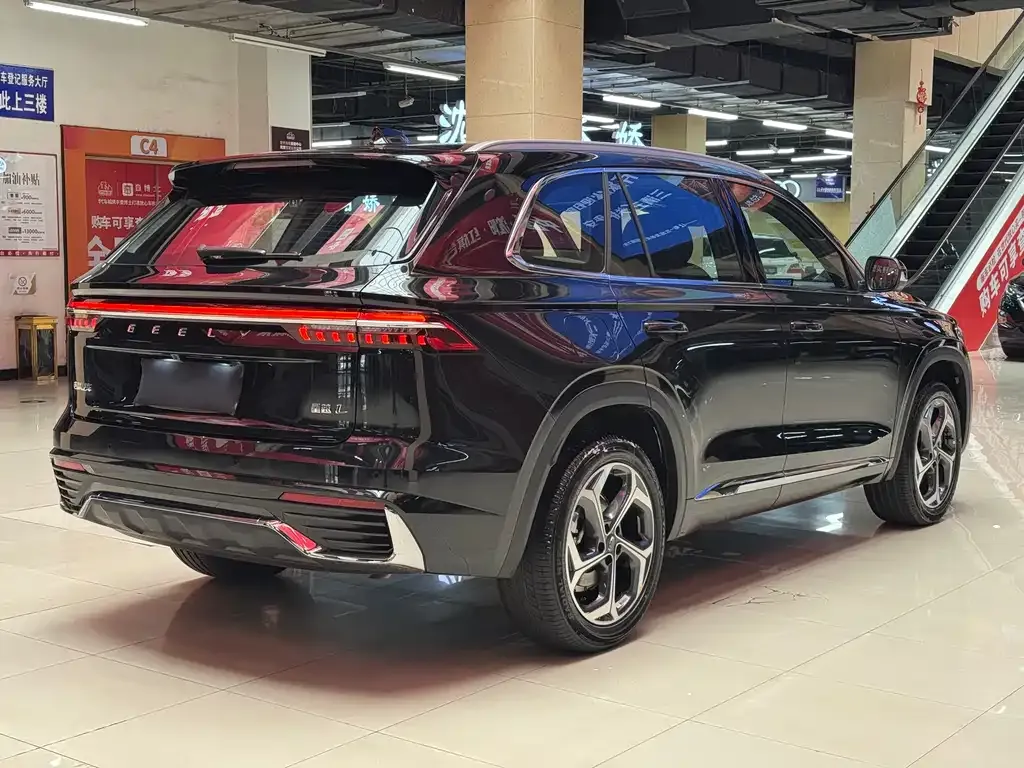 Geely Xingyue L — фото 10
