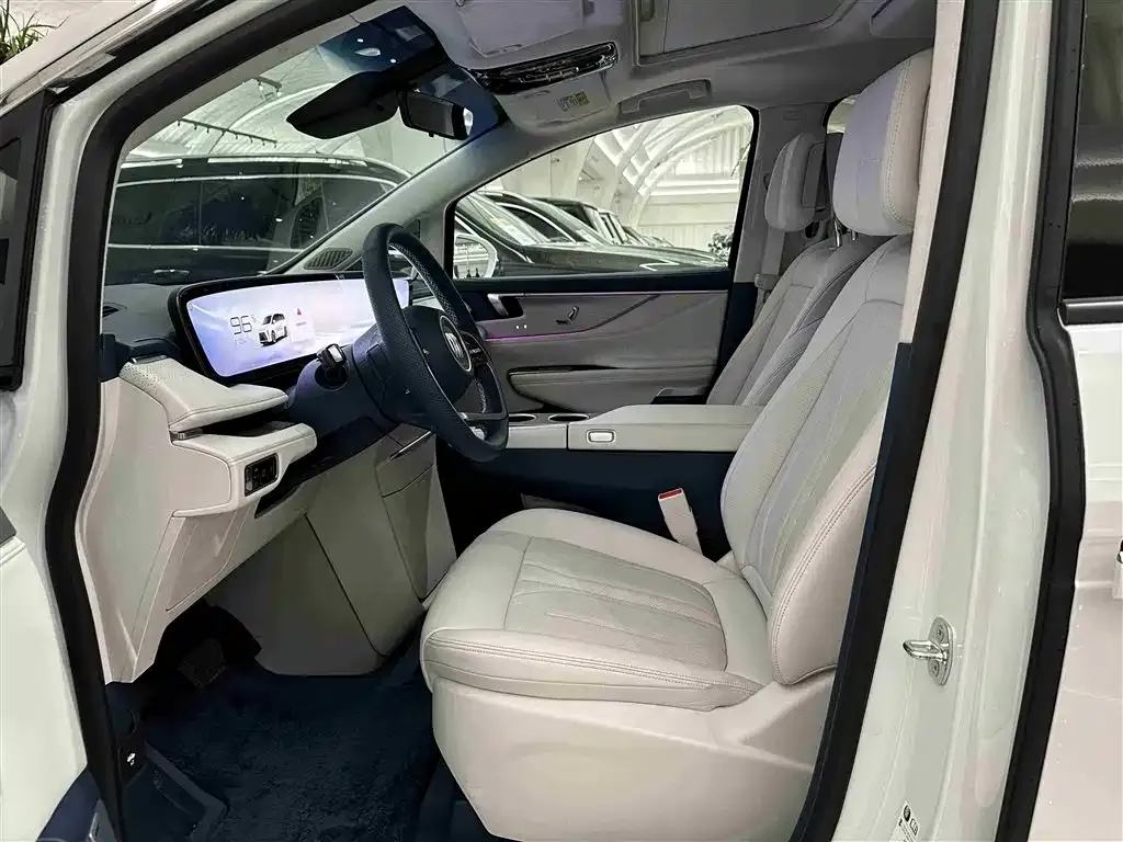 Buick GL8 Hybrid — фото 8