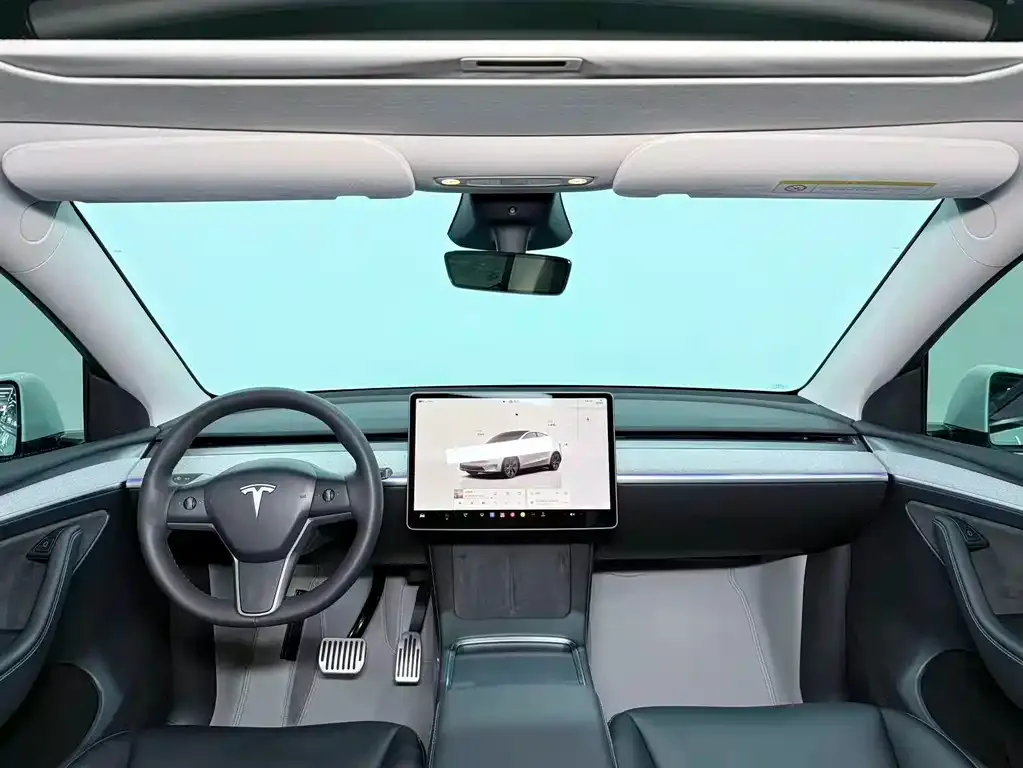 Tesla Model Y — фото 5