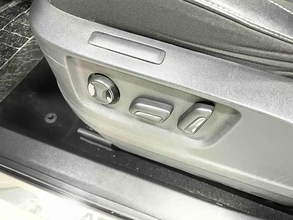 Skoda Karoq 2021 из CN, фото 10