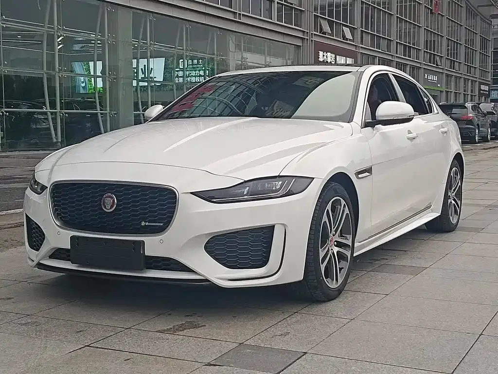 Jaguar XEL — фото 1