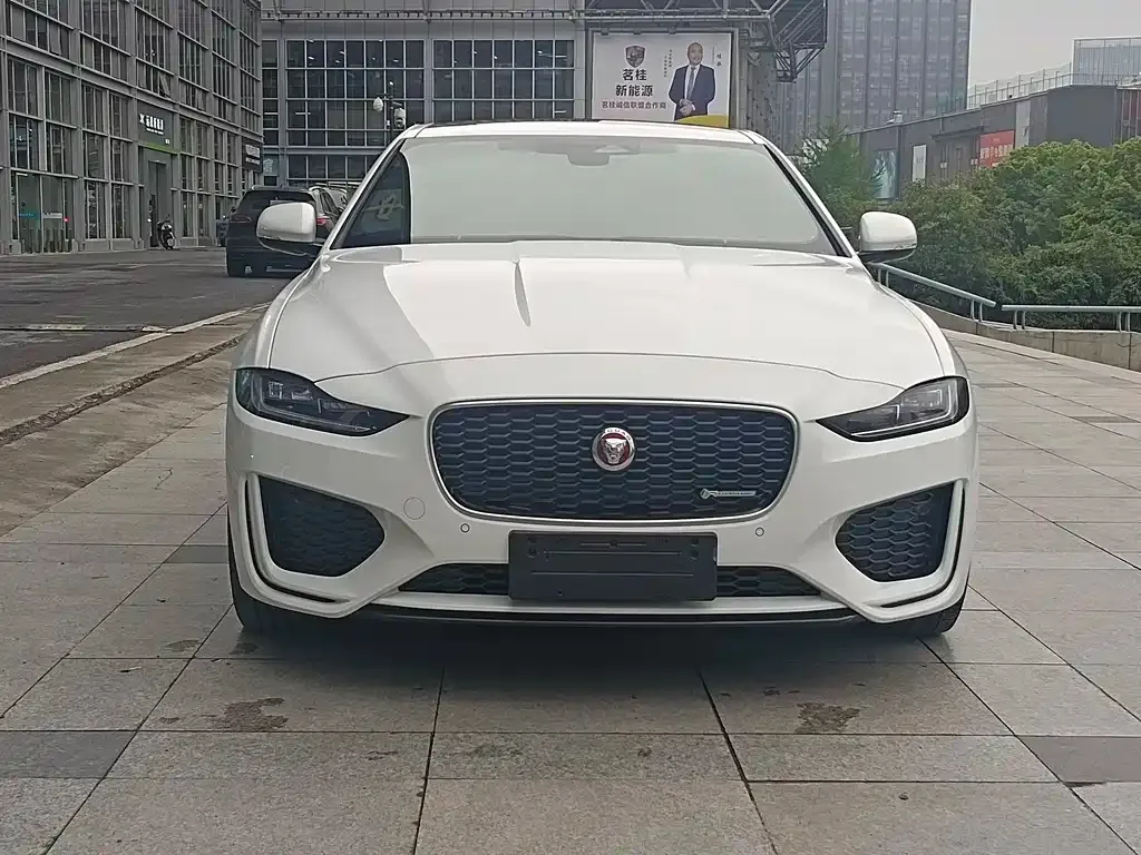 Jaguar XEL — фото 3