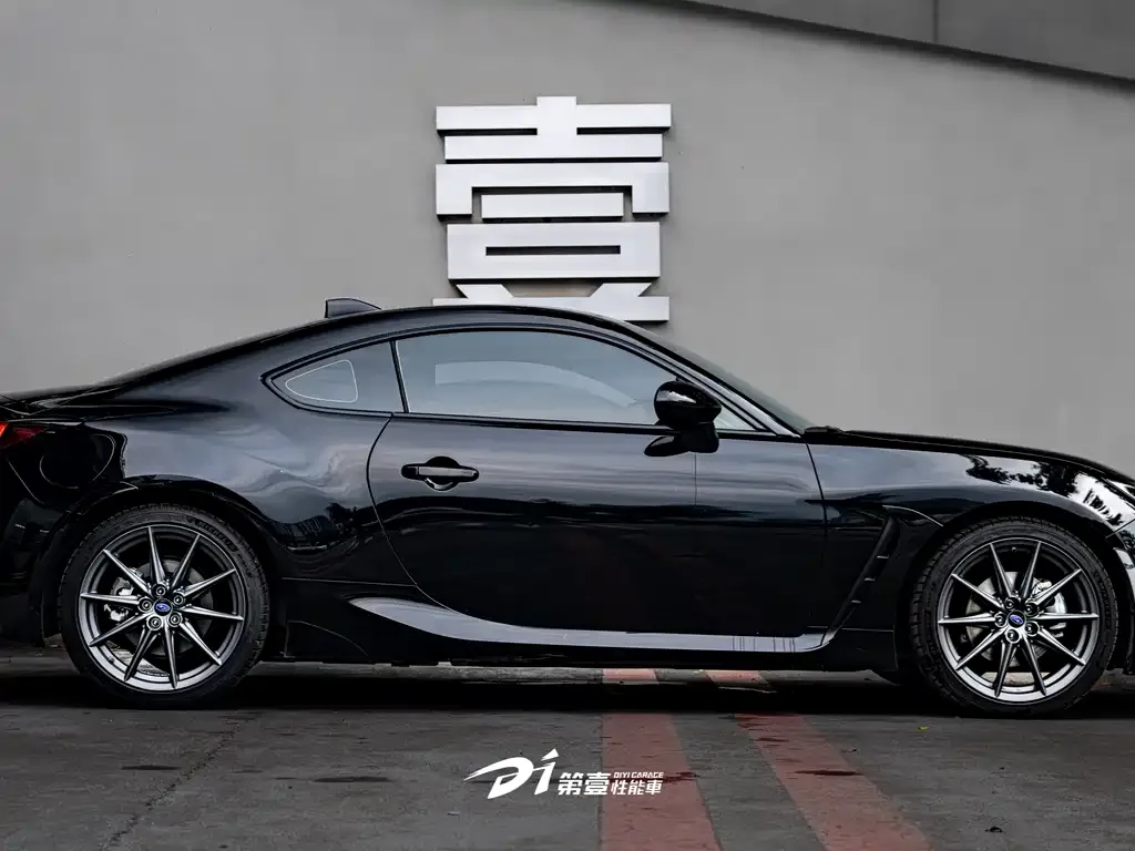 Subaru BRZ 2023 из CN, фото 9