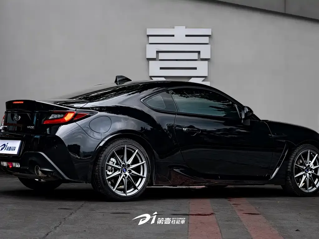 Subaru BRZ 2023 из CN, фото 8