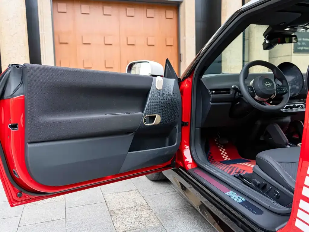 MINI JCW Electric 2025 из CN, фото 2