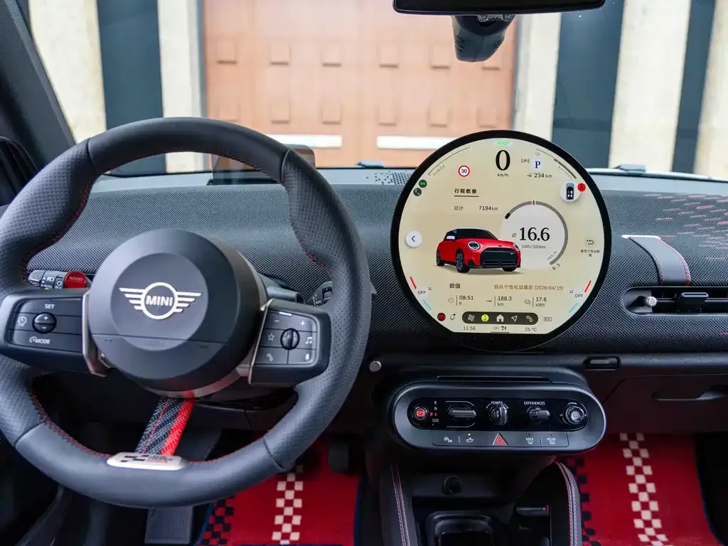 MINI JCW Electric 2025 из CN, фото 9