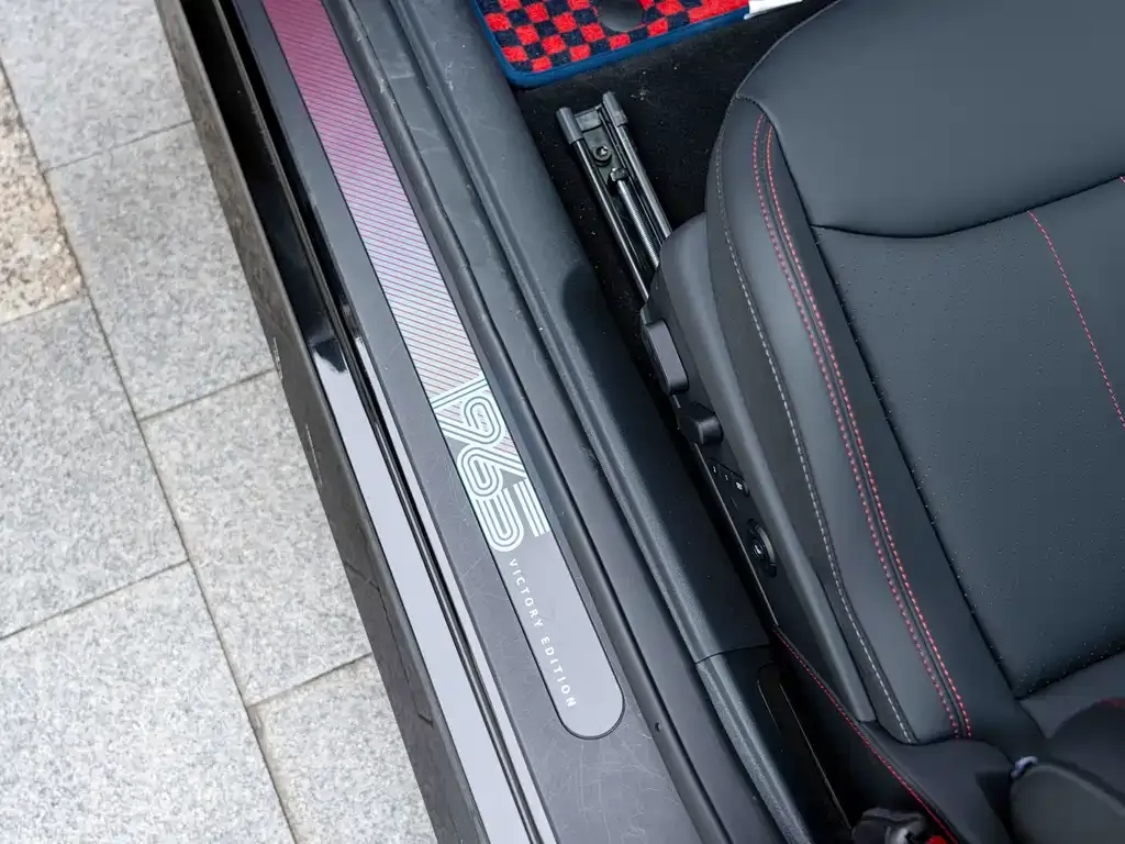 MINI JCW Electric 2025 из CN, фото 3