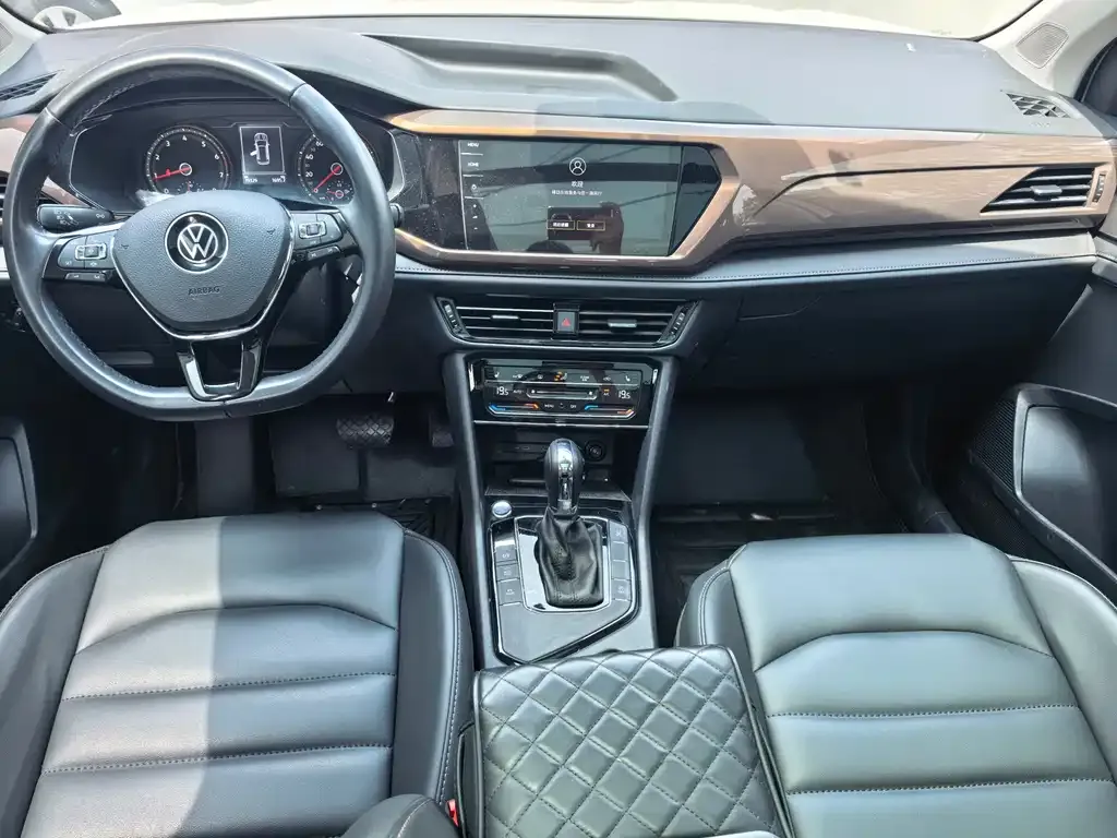Volkswagen Tharu — фото 6