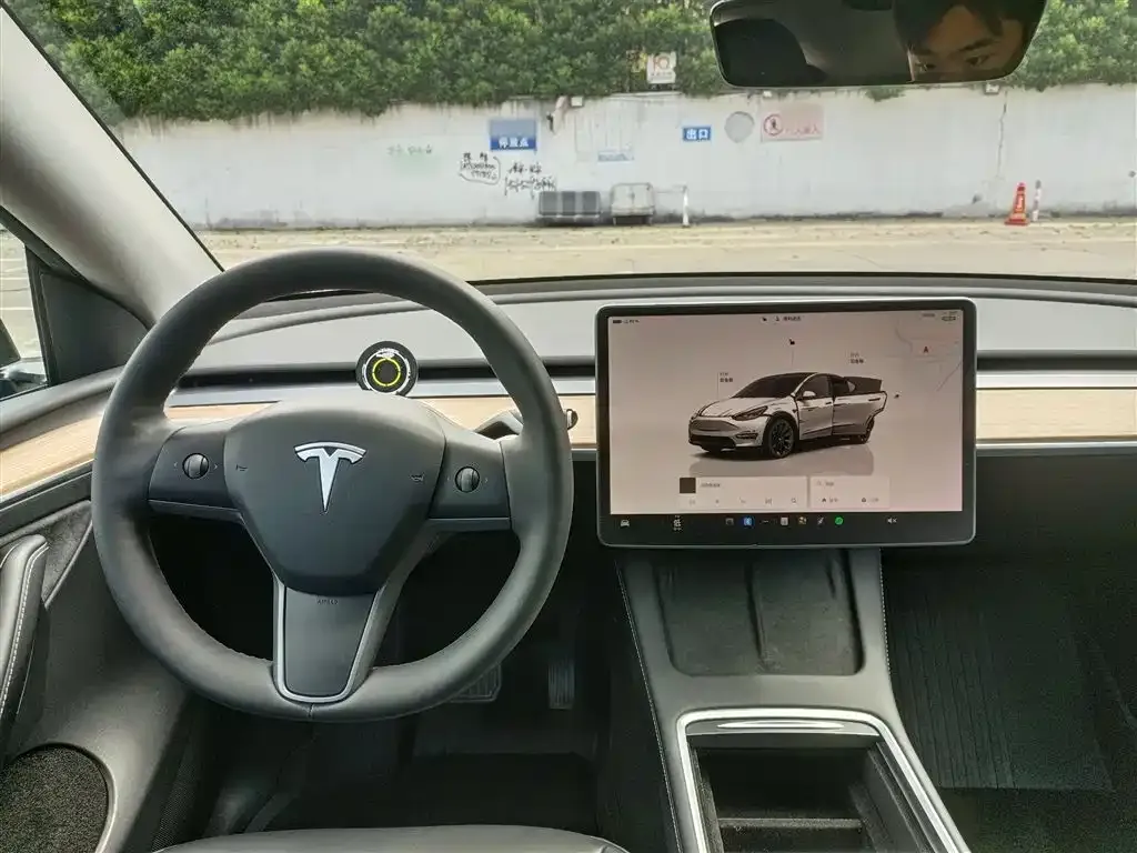 Tesla Model Y — фото 5