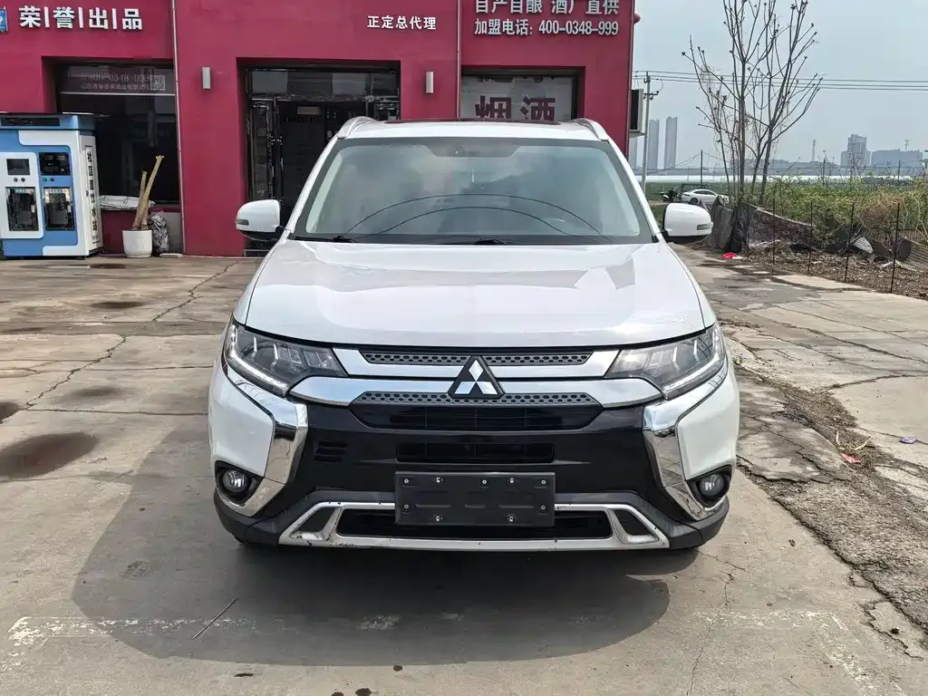 Mitsubishi Outlander 2021 из CN, фото 10