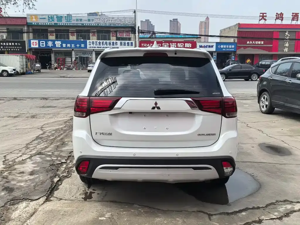 Mitsubishi Outlander 2021 из CN, фото 9