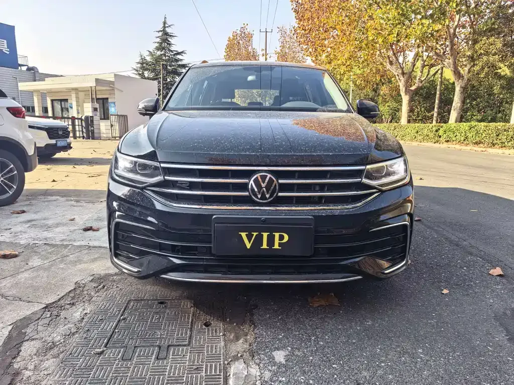 Volkswagen Tiguan L — фото 7