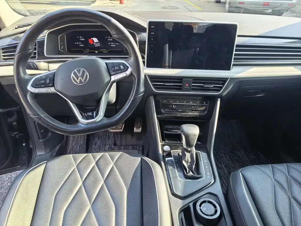 Volkswagen Tiguan L — фото 5
