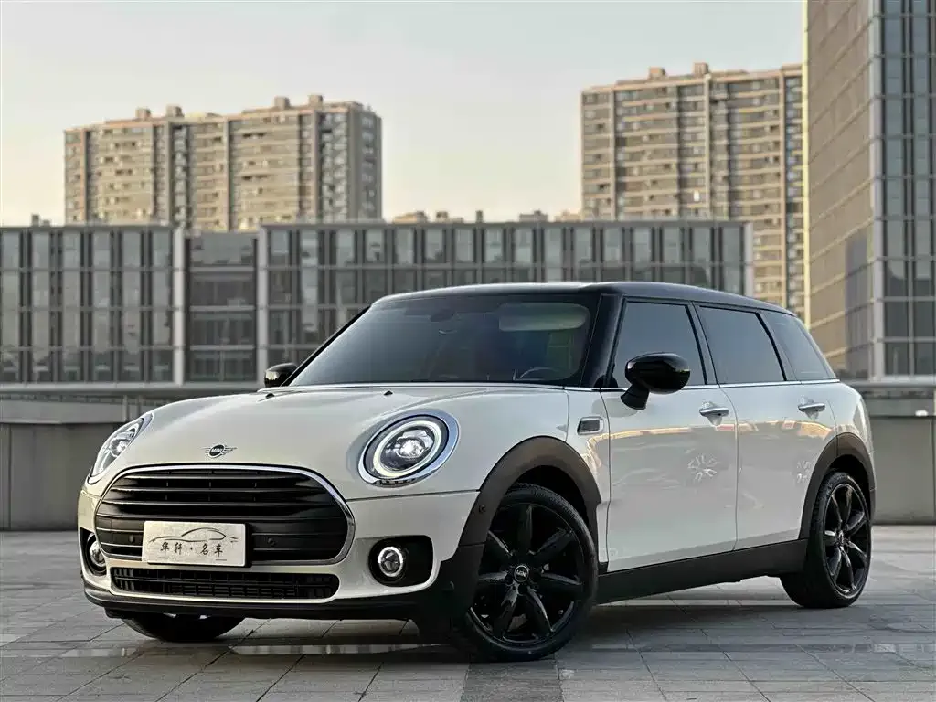 MINI Clubman — фото 1
