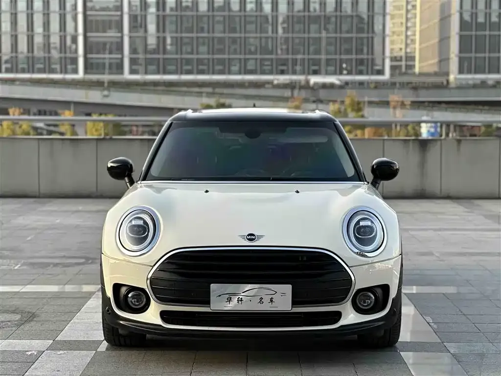 MINI Clubman — фото 3