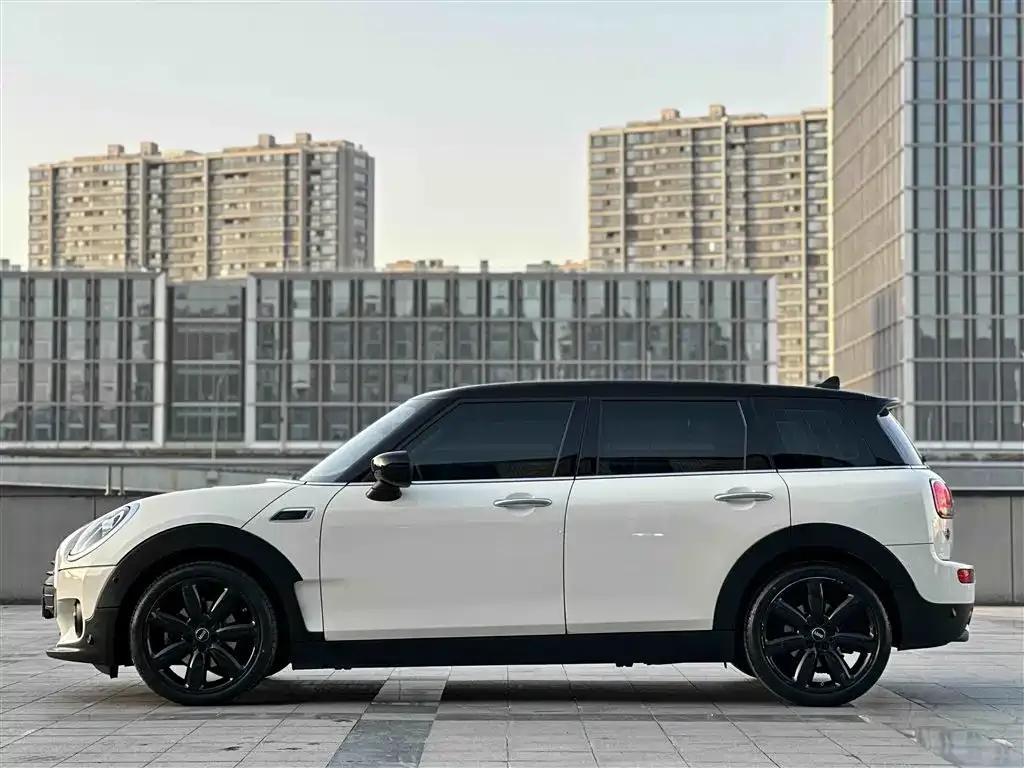 MINI Clubman — фото 8