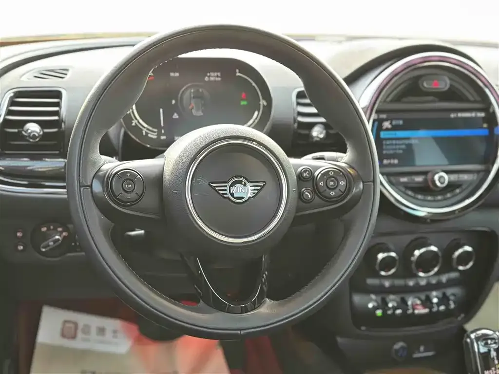 MINI Clubman — фото 5