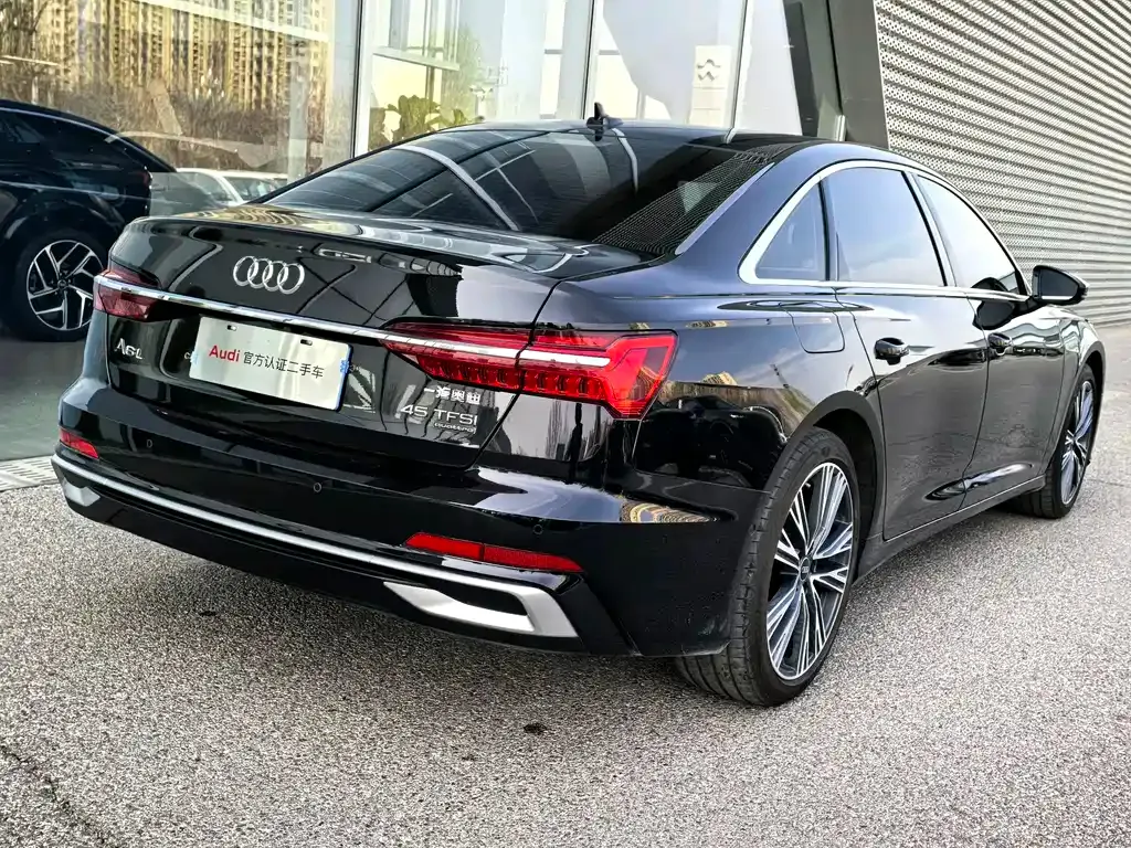 Audi A6L — фото 8